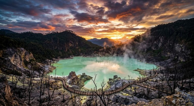 kawah putinh bandung tour