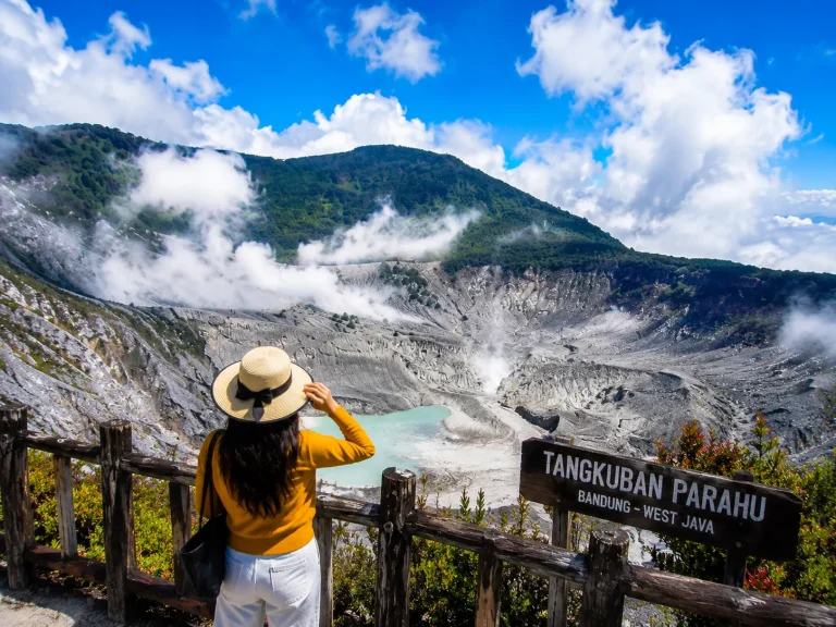 tangkuban-parahu-tour-bandung 1